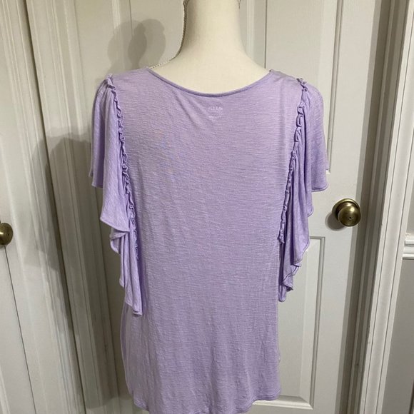 L a.n.a Ruffled Top w/Ruffles Creating a Capped Sleeve Look - Picture 4 of 6